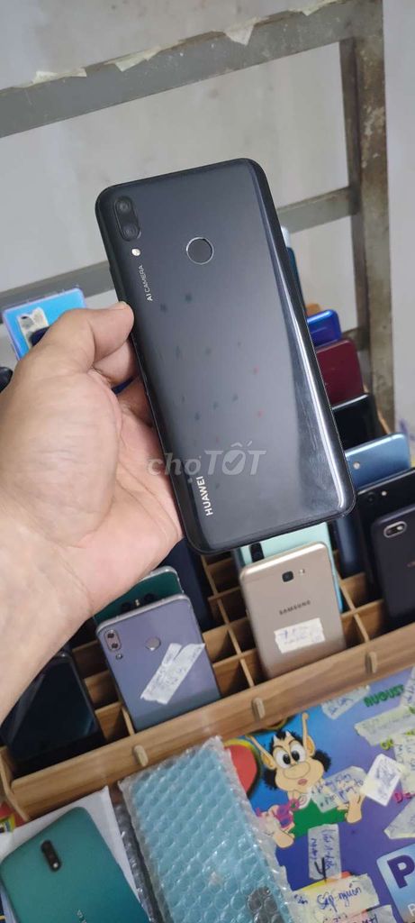 Huawei Y9 2019, ram 4gb, 64gb. Mua bán Điện thoại tại Quận Gò Vấp Tp Hồ Chí Minh được đăng bởi A LONG   nhận thanh toán THẺ TÍN DỤNG hình 1
