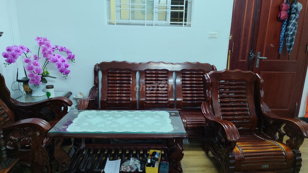 Bán bộ bàn ghế phòng khách. Mua bán Bàn ghế tại Quận Nam Từ Liêm Hà Nội được đăng bởi Trần mai Nhung hình 1