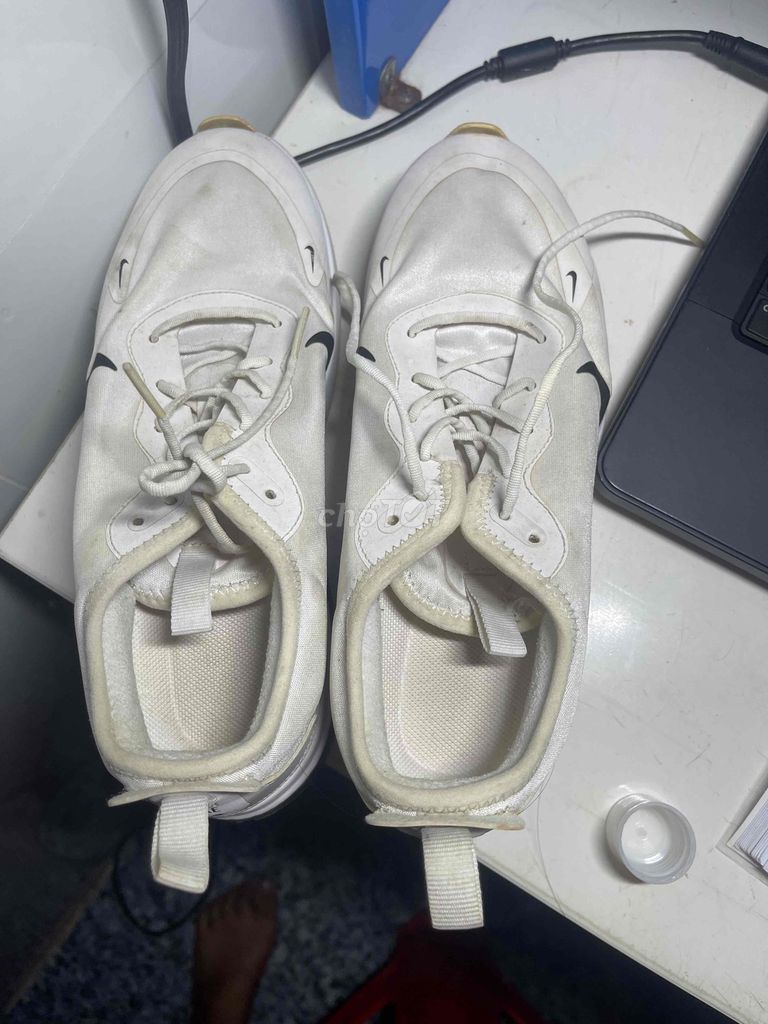 Giày thể thao Nike nữ size 37.5 Trắng. Mua bán Giày dép tại Huyện Phụng Hiệp Hậu Giang được đăng bởi Ngọc Xu Cà Na hình 1