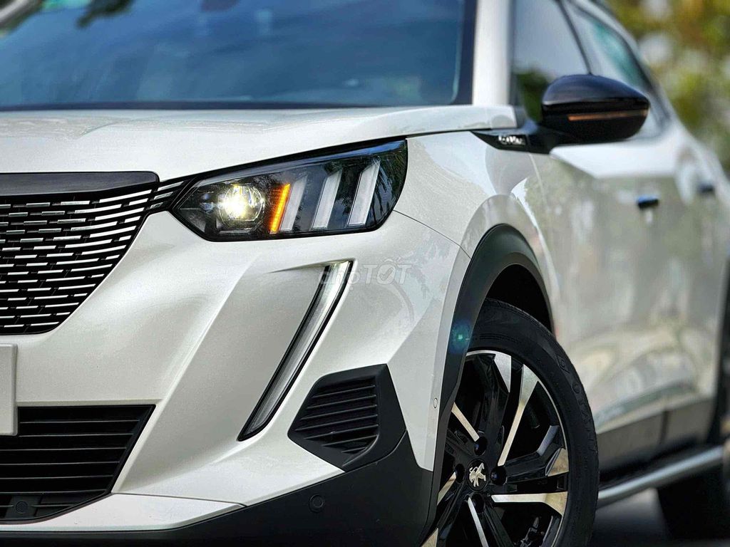 Peugeot 2008 GTline - trắng siêu đẹp siêu cá tính. Mua bán Ô tô tại Quận Cầu Giấy Hà Nội được đăng bởi Thái Hoàng Long Auto hình 7