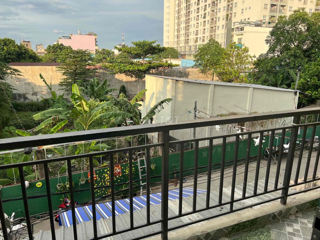 phong mặt tiền ban công rieng 30m2 phan van hơn. Cho thuê phòng trọ tại Quận 12 Tp Hồ Chí Minh được đăng bởi Nguyễn Tấn Phụng hình 3