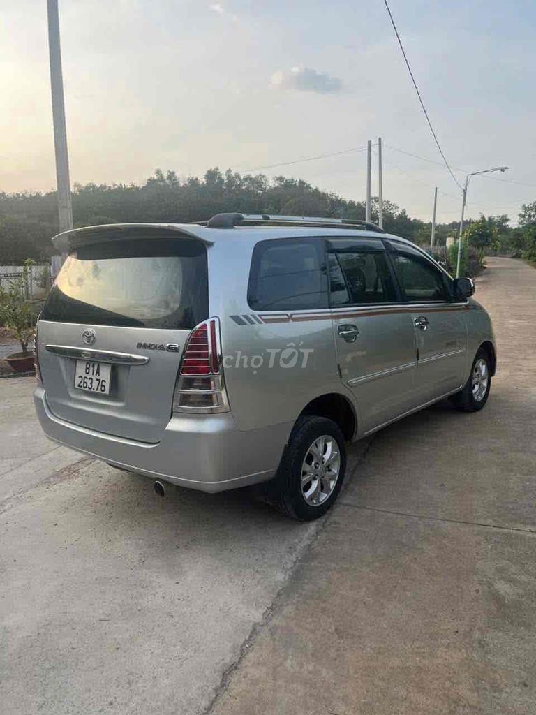 Toyota Innova 2007 J