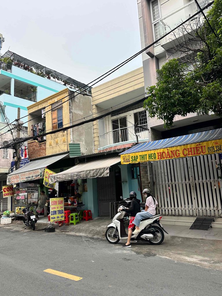 Аренда · 2 комн. · 200 м² · Quận Tân Phú, ул. Đường Phan Thị Hành