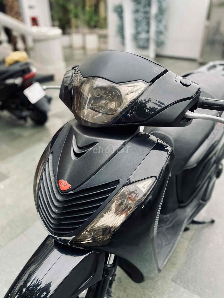 SH 125 ý , nhập 3 cục , máy rin ,odo chuẩn 50ngàn. Mua bán Xe máy tại Thành phố Huế Thừa Thiên Huế được đăng bởi Trần Quý hình 2