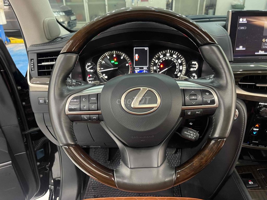 xe LX570 sx 2015 - 106,000 km. Mua bán Ô tô tại Quận Tân Bình Tp Hồ Chí Minh được đăng bởi Nguyễn Văn Lâm hình 11