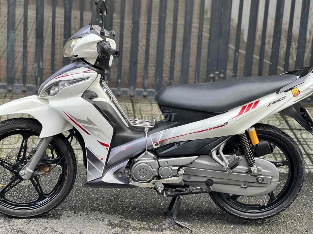 Yamaha Gravita Trắng, máy siêu êm