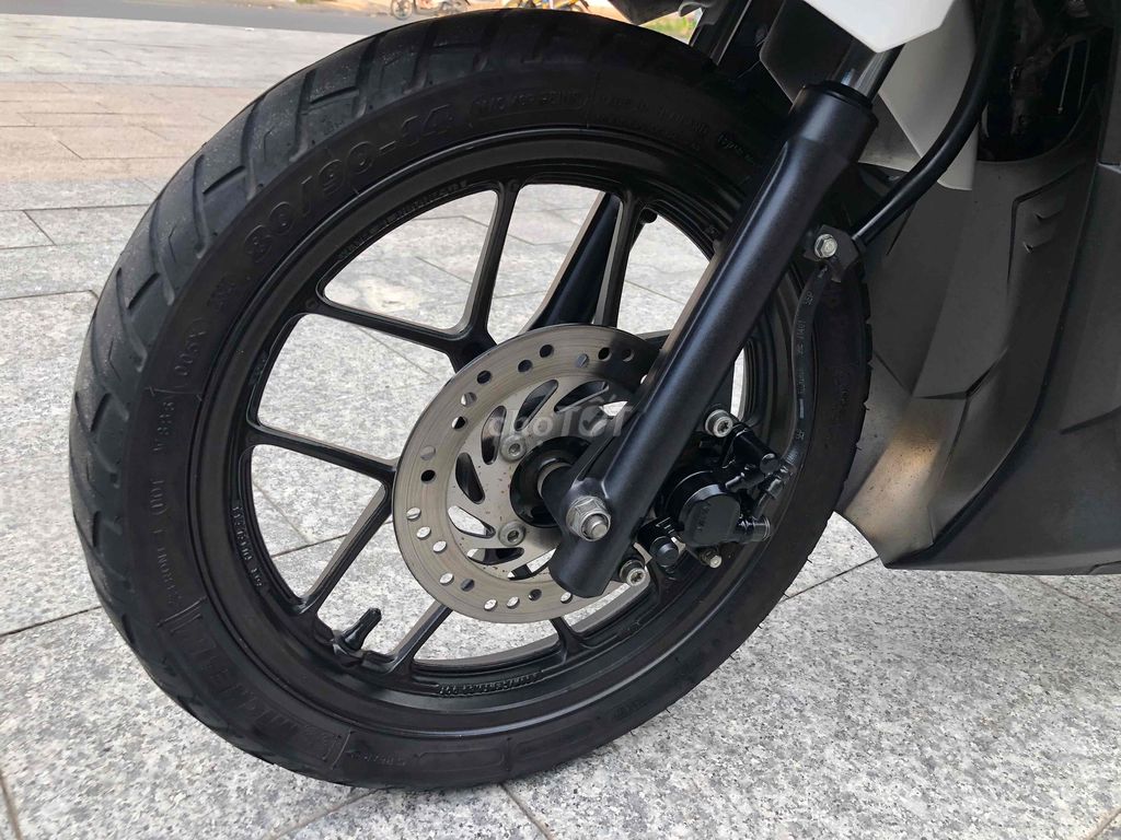 Honda Vario 150 2016 Trắng. Mua bán Xe máy tại Quận Thốt Nốt Cần Thơ được đăng bởi Nguyễn Văn Hải hình 12