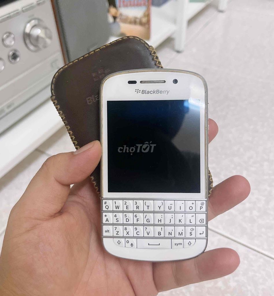 BlackBerry Q10 trắng em bán xác không pin. Mua bán Điện thoại tại Quận Tân Bình Tp Hồ Chí Minh được đăng bởi Nguyễn Nguyễn hình 1