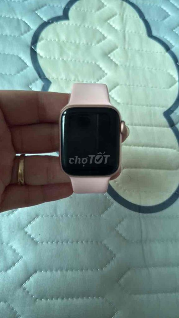 Apple Watch S4 40mm Hồng. Mua bán Thiết bị đeo thông minh tại Huyện Đông Anh Hà Nội được đăng bởi Nguyen Thanh hình 1
