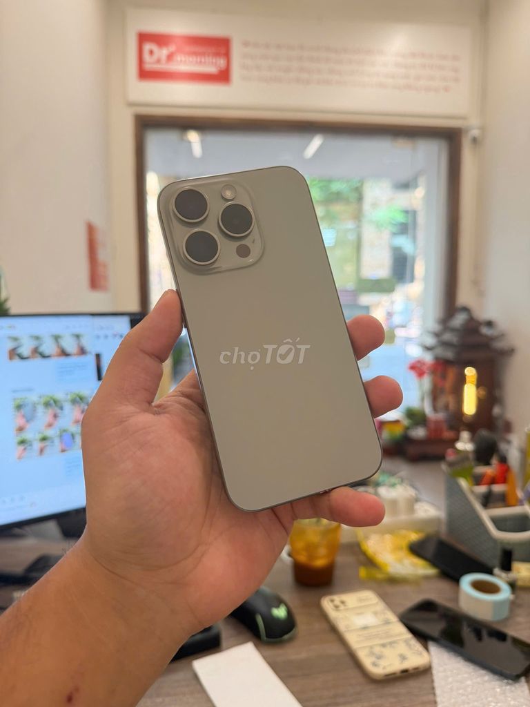 Apple iPhone 15 Pro 128GB Tự nhiên 99% Giá HSSV. Mua bán Điện thoại tại Quận Đống Đa Hà Nội được đăng bởi H iStore hình 1