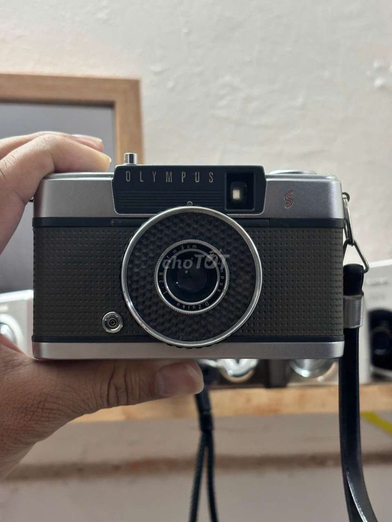 Máy ảnh phim Olympus Bạc. Mua bán Máy ảnh, Máy quay tại Quận 1 Tp Hồ Chí Minh được đăng bởi Digital  hình 1