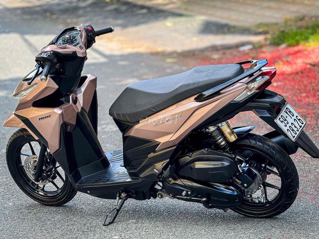 click thai 2017 bstp 9chủ xe keng nợ xấu trả 50% ạ. Mua bán Xe máy tại Quận Bình Tân Tp Hồ Chí Minh được đăng bởi Xe Máy Qúy Le hình 7