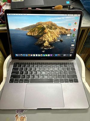 CẦN BÁN MACBOOK PRO 13inch 2017. Mua bán Laptop tại Quận Tân Bình Tp Hồ Chí Minh được đăng bởi Phương