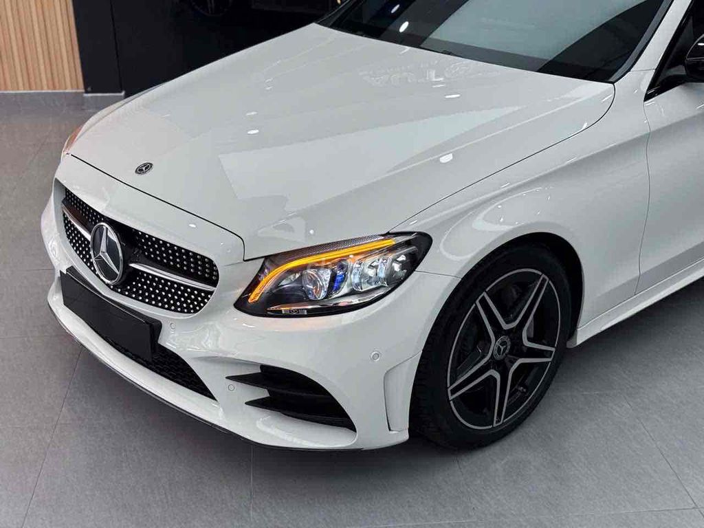 Mercedes Benz C Class 2019 C 300 AMG - 39000 km. Mua bán Ô tô tại Quận Tân Phú Tp Hồ Chí Minh được đăng bởi Xe Lướt Sài Gòn Miền Nam hình 4