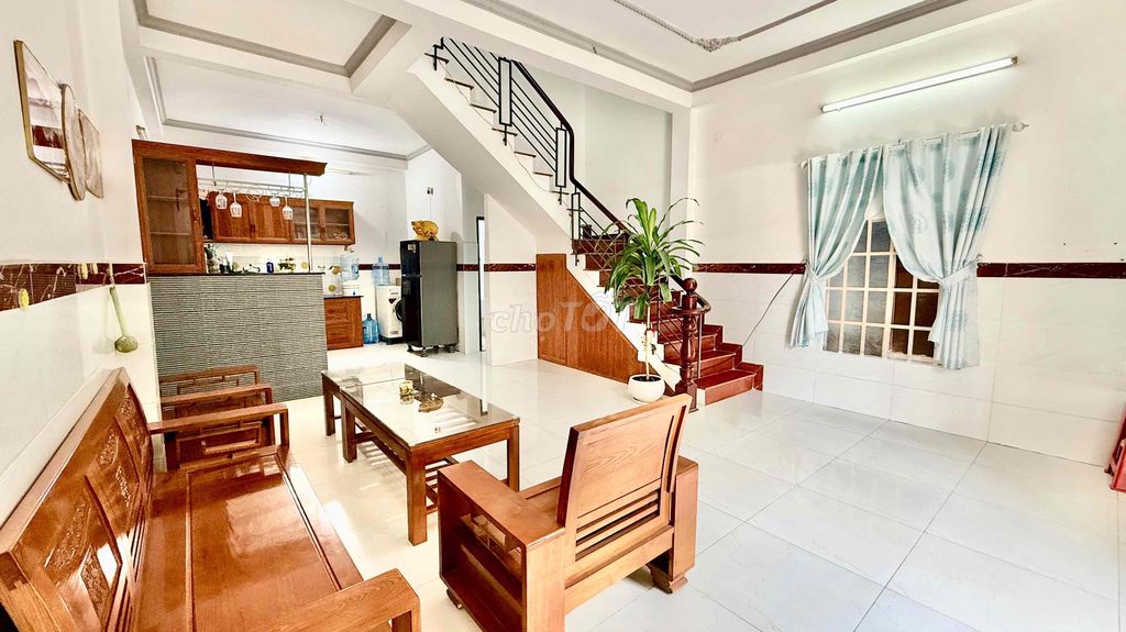 chính chủ Bán Nhà Phố hướng đông nam, Ngang 5m gần chợ gần chung cư