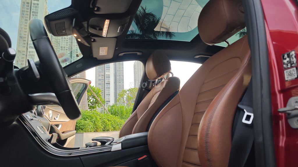 Mercedes Benz 2020 C300 AMG - 78000 km. Mua bán Ô tô tại Quận Thanh Xuân Hà Nội được đăng bởi Nguyễn Tuấn Hoàng hình 4