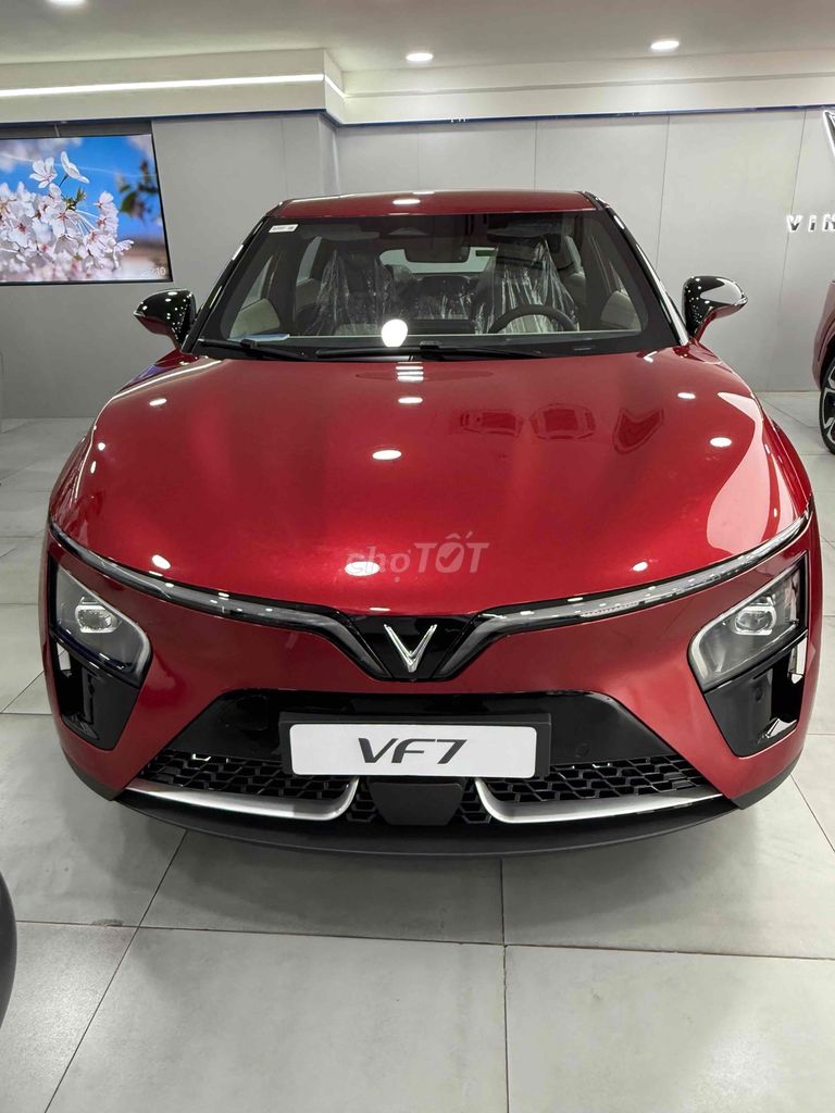 VINFAST VF7 - NHẬN XE CHỈ TỪ 115 TRIỆU 🔥