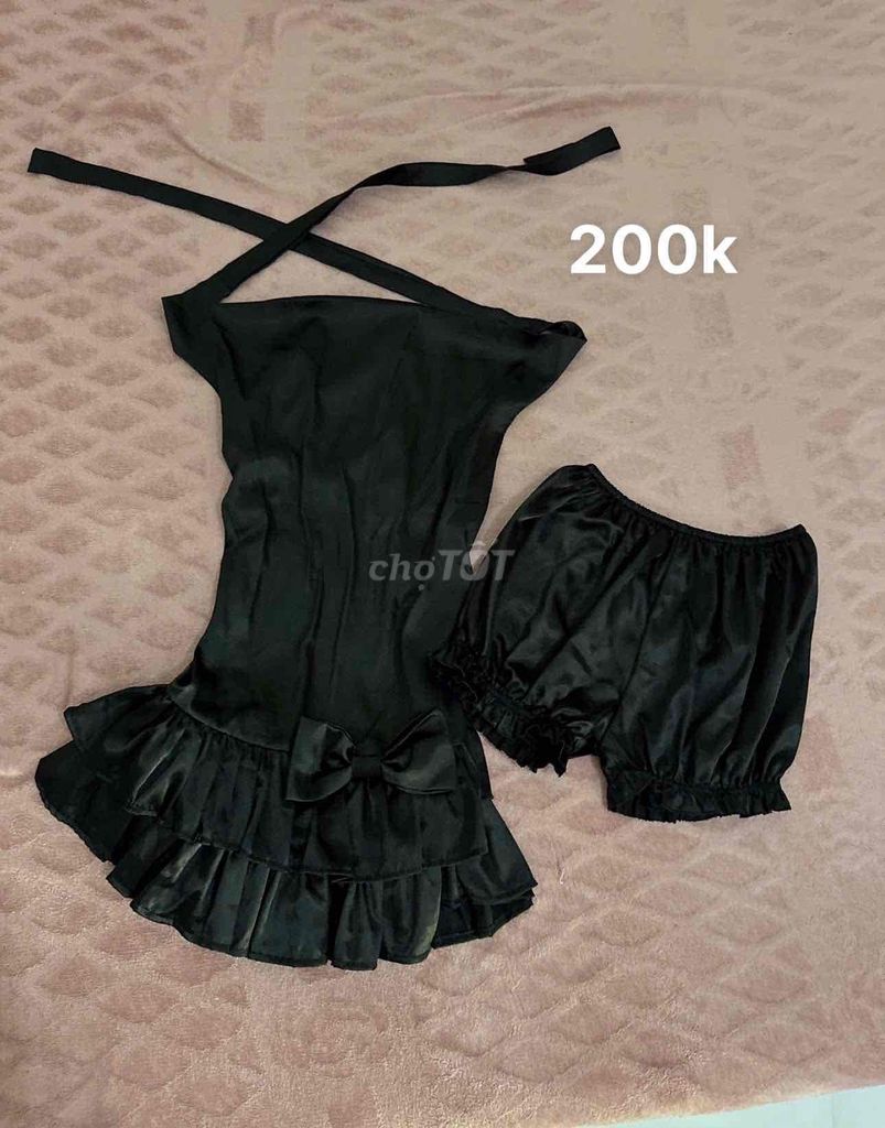Đầm nữ lụa cổ yếm. Mua bán Quần áo tại Huyện Cái Bè Tiền Giang được đăng bởi Nguyễn Thị K.Duyên hình 1