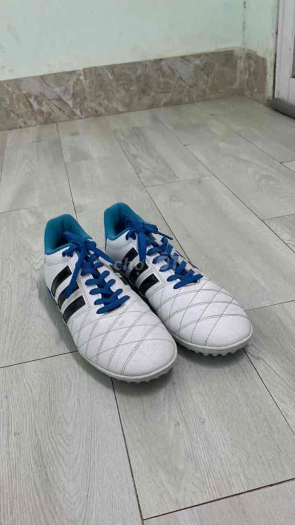 Giày đá bóng Nam da tổng hợp size 42 Đã qua sử dụn. Mua bán Đồ thể thao, Dã ngoại tại Thành phố Buôn Ma Thuột Đắk Lắk được đăng bởi Adrong Y Đăng hình 1