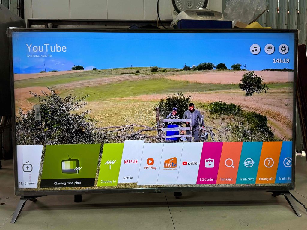 LG 49inch 4k ! Remote Nói-Chuột Bay ! Bluetooth ⚽️