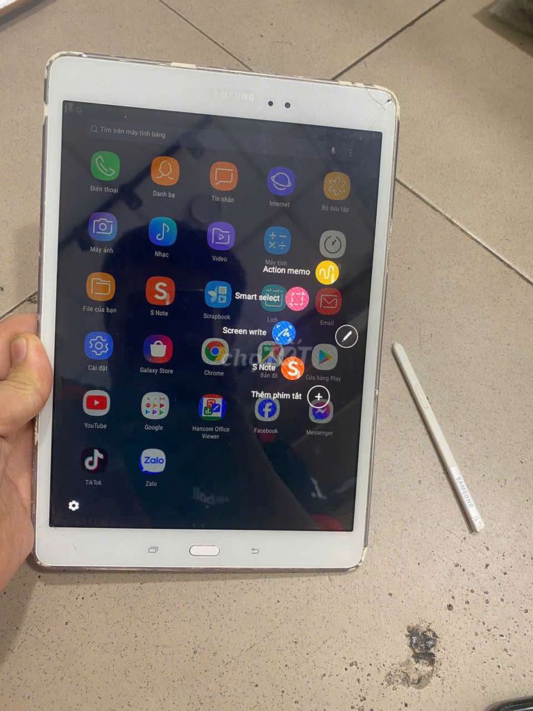 Samsung Tab A 9.7 có bút P555 có4G nứt kính xài ok