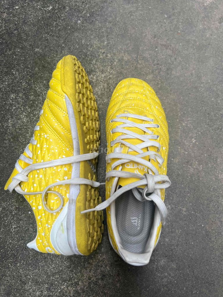 Giày bóng đá Kamito Nam Vàng size 40. Mua bán Giày dép tại Quận Hà Đông Hà Nội được đăng bởi Lê quân hình 1