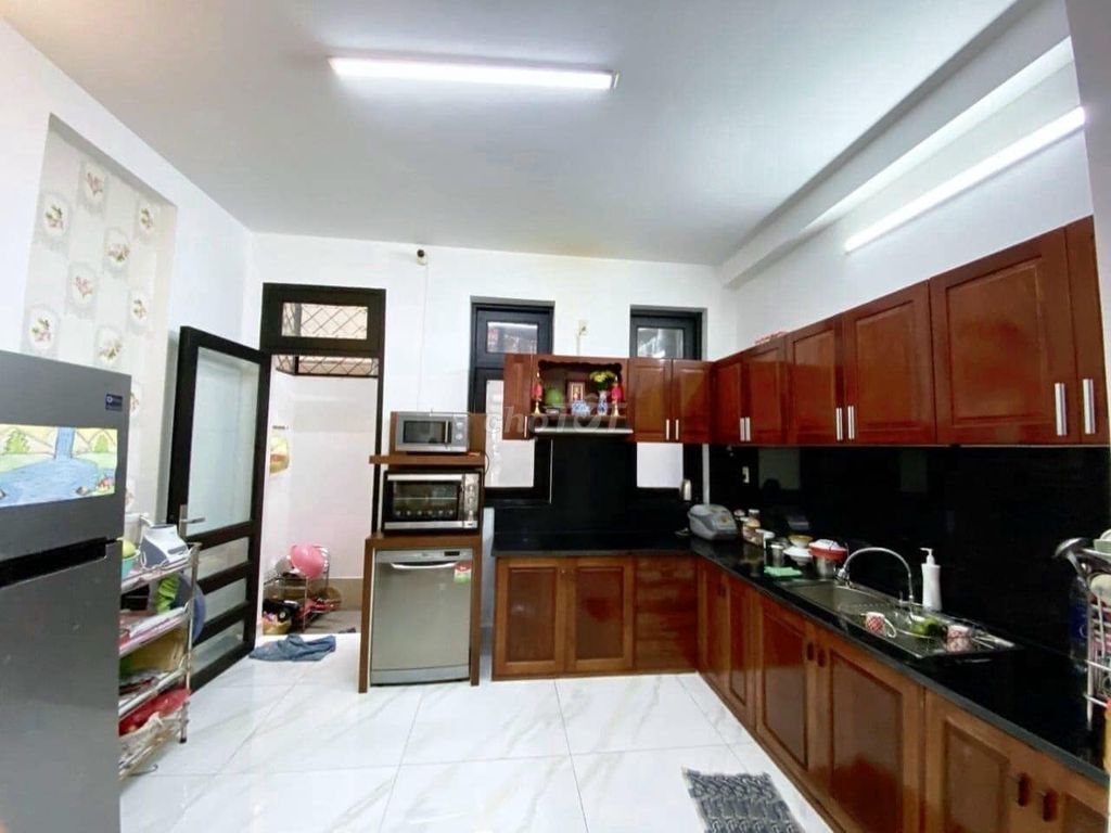 NHÀ ĐẸP,3 TẦNG ,65M2 ,GẦN VÒNG XOAY NGUYỄN DUY TRINH, PHÚ HỮU, Q9