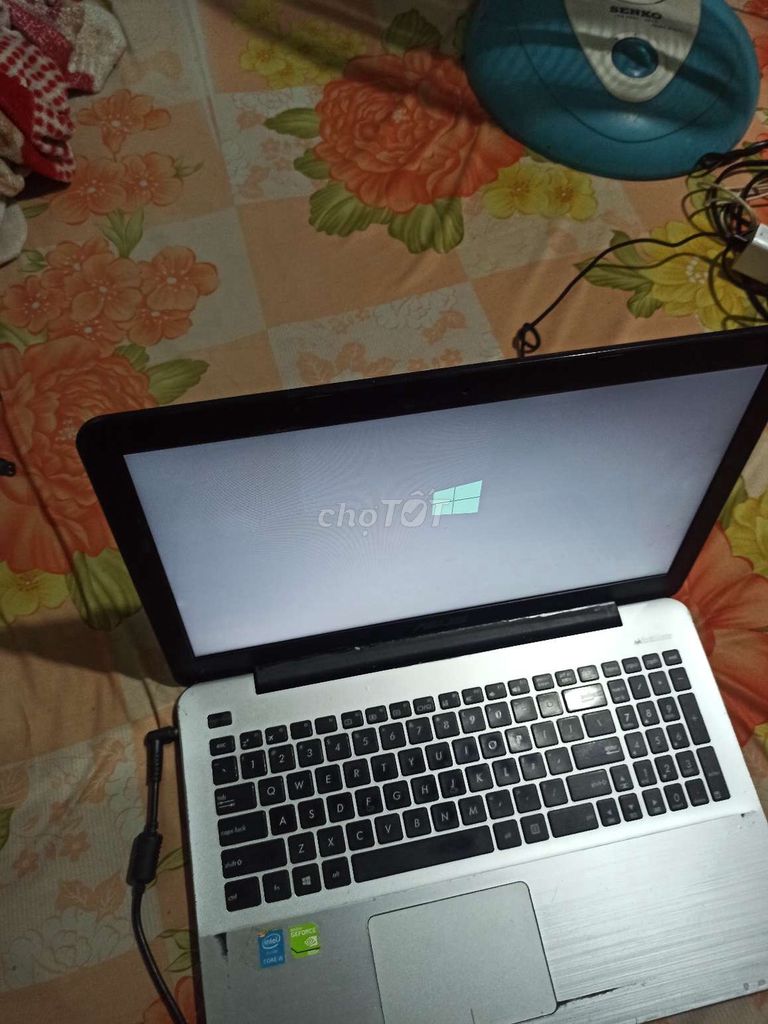 Bán laptop như hình