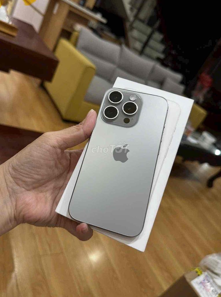 Apple iPhone 15 Pro 256GB Titan. Mua bán Điện thoại tại Quận 3 Tp Hồ Chí Minh được đăng bởi Nam Á Mobile hình 1