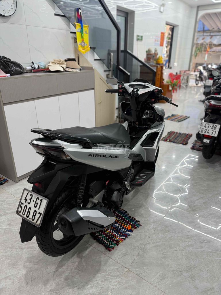 Honda Air Blade 125 серебристо-черный