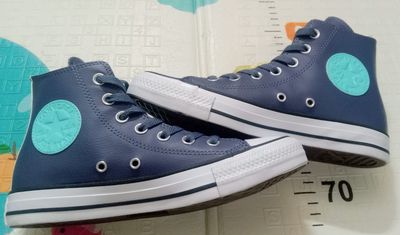 Giày cao cổ Cons nữ, size 38 , chính hãng. Mua bán Giày dép tại Quận 8 Tp Hồ Chí Minh được đăng bởi Dung Võ 