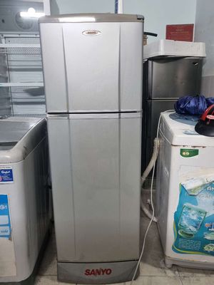 Thanh lý tủ lạnh sanyo 150L ko bám tuyết, zin 100%