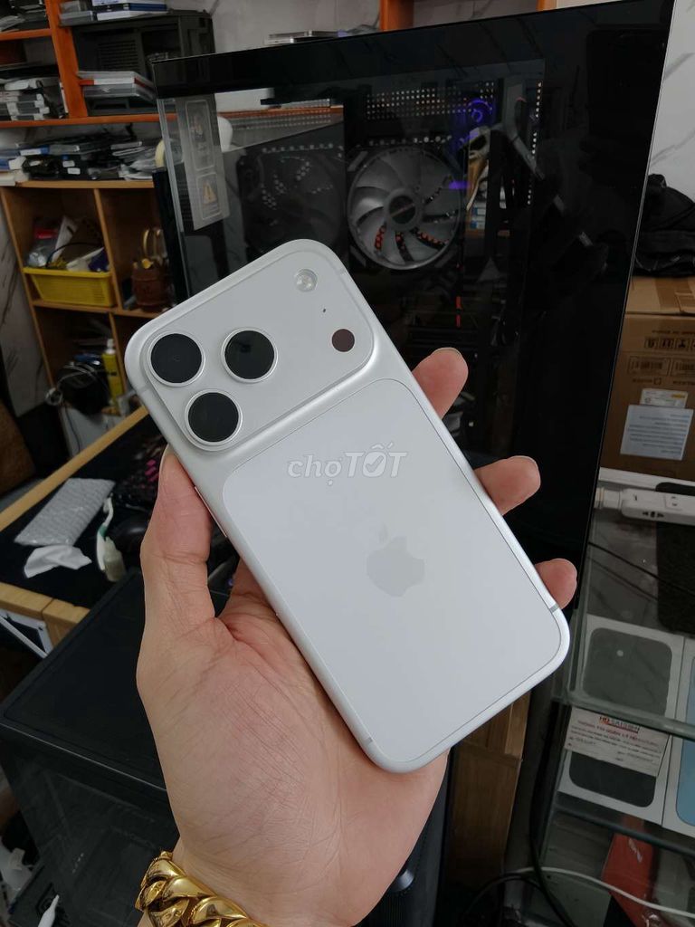 Apple 17 Pro 256GB Bạc. Mua bán Điện thoại tại Thành phố Nha Trang Khánh Hòa được đăng bởi khaitransmartphone hình 1