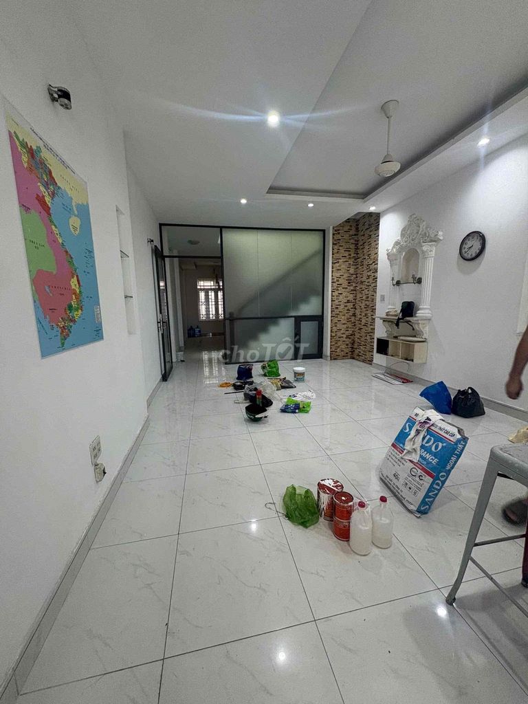 Аренда · 4 комн. · 90 м² · Quận Bình Tân, ул. Đường 28A