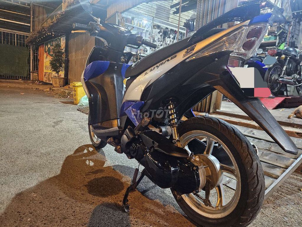 Yamaha Luvias FI 2015 сине-серебристый