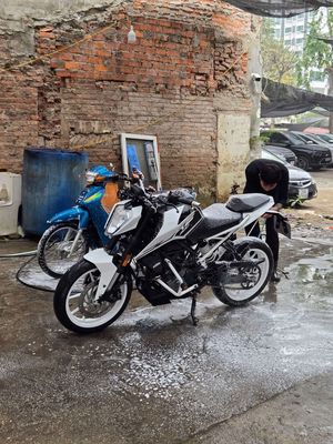 Duke 200 2023 form mới đi 1v5 cần bán KV HÀ NỘI. Mua bán Xe máy tại Quận Ba Đình Hà Nội được đăng bởi TRẦN MINH SƠN