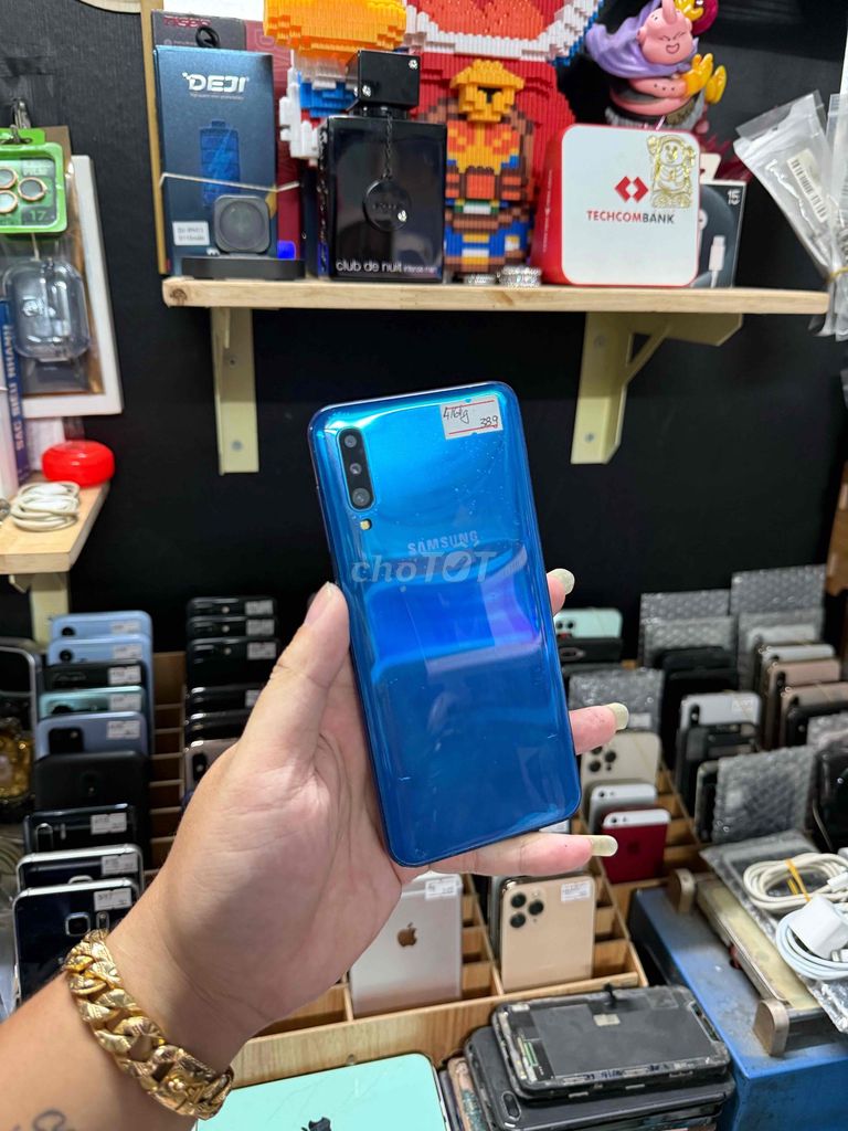 Samsung Galaxy A50 64GB Xanh. Mua bán Điện thoại tại Quận Bình Thạnh Tp Hồ Chí Minh được đăng bởi SyTuan hình 1