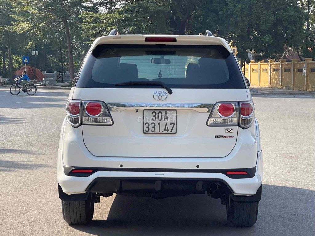 Toyota Fortuner 2014 2.7V Sportivo 4x4 Trắng. Mua bán Ô tô tại Quận Thanh Xuân Hà Nội được đăng bởi Vạn Phát Auto hình 3