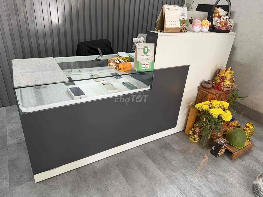 Kệ trưng bày gỗ MDF + Tủ kính 1m2x2m4. Mua bán Tủ, kệ gia đình tại Huyện Nhơn Trạch Đồng Nai được đăng bởi Uyên Hy hình 1