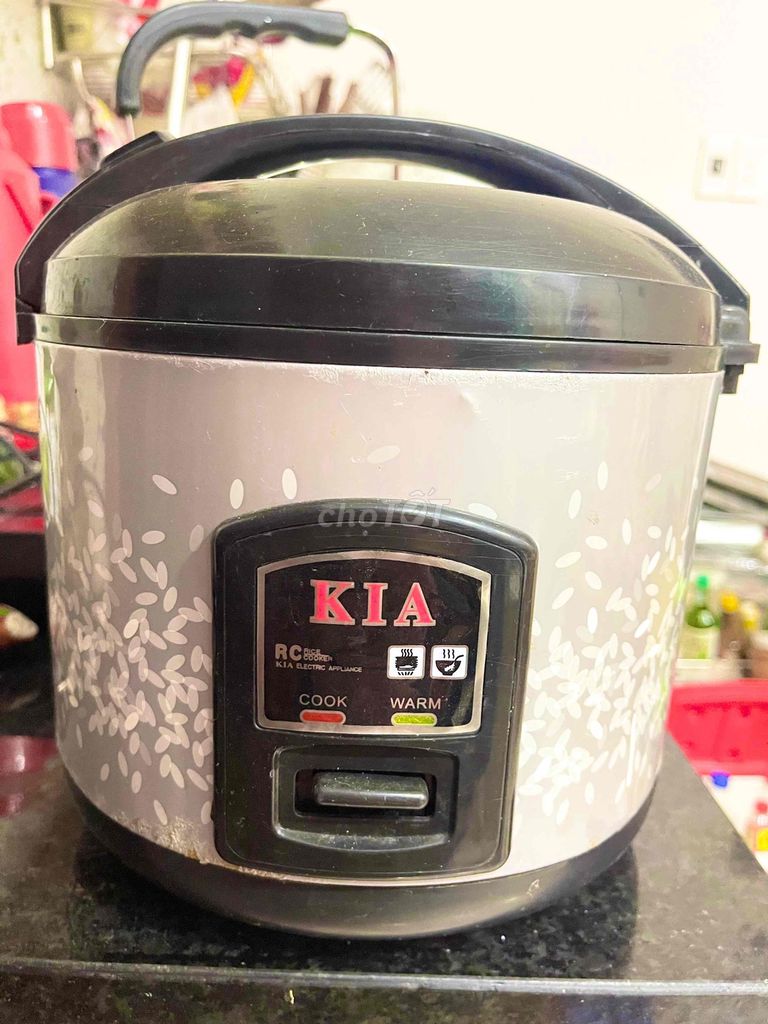 Bán nhanh nồi cơm điện đang dùng ổn áp okla nha