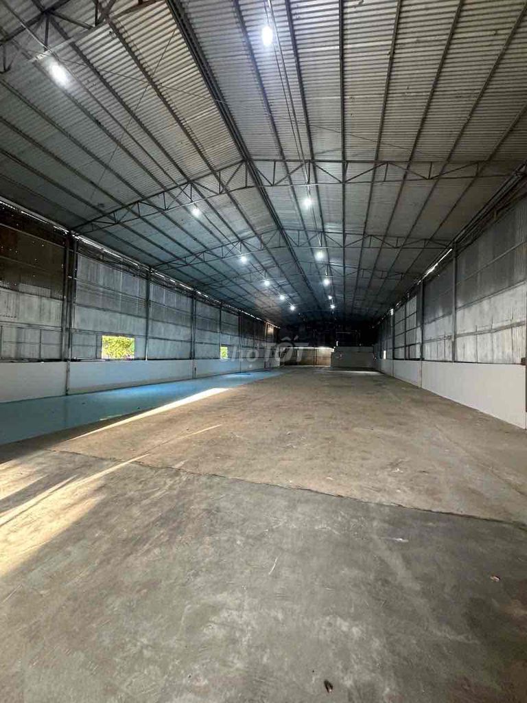 CHO THUÊ XƯỞNG (800m2) ĐIỆN 3FA -  MT ĐƯỜNG 10m - P. TRẢNG DÀI