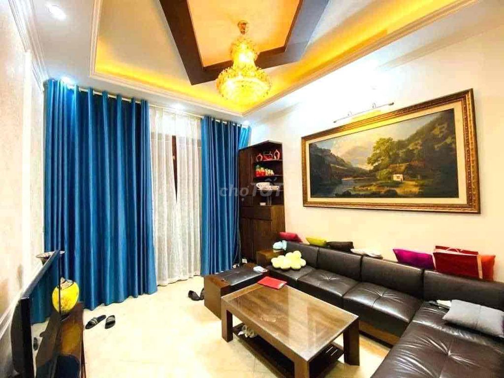 CÓ 102! PHỐ VIP LÁNG, 40M RA PHỐ, ĐẸP FULL NỘI THẤT 40m2*5T.