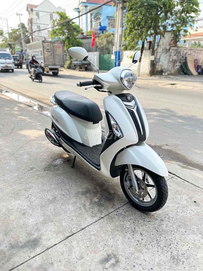 YAMAHA NOZZA GRANDE MÀU TRẮNG CÒN MỚI 95%