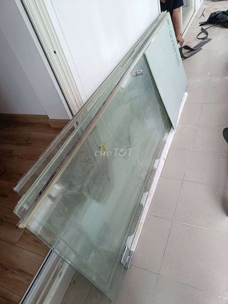 Tặng cửa kính 0đ. Mua bán Nội thất, đồ gia dụng khác tại Thành phố Dĩ An Bình Dương được đăng bởi Đặng Thảo hình 1