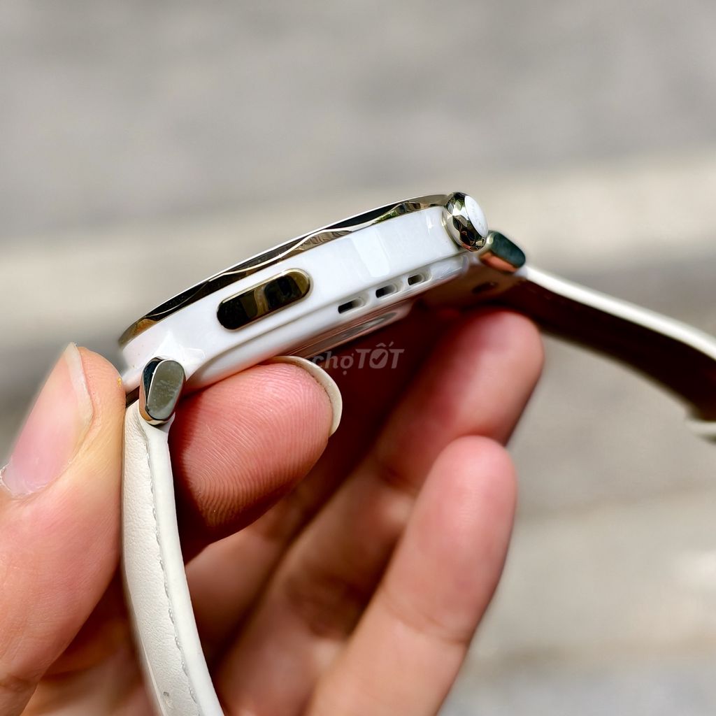 Huawei Watch GT5 Pro 42mm. Mua bán Thiết bị đeo thông minh tại Quận Hai Bà Trưng Hà Nội được đăng bởi mr bắc hình 1