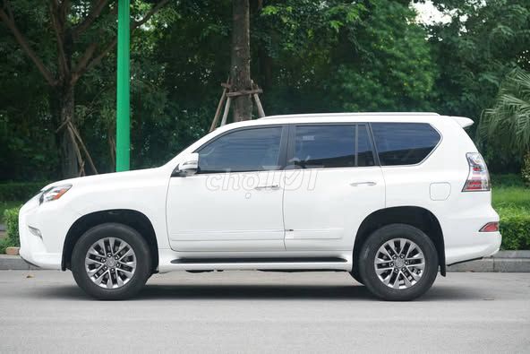 Lexus GX460 Sản xuất 2015. Mua bán Ô tô tại Quận Tây Hồ Hà Nội được đăng bởi Hoàng Minh hình 3