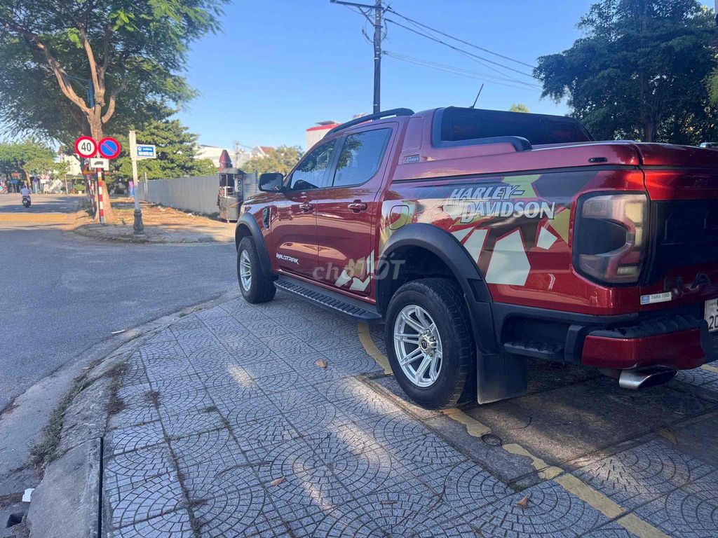 Ford Ranger XLS 2023 Tự động Đỏ
