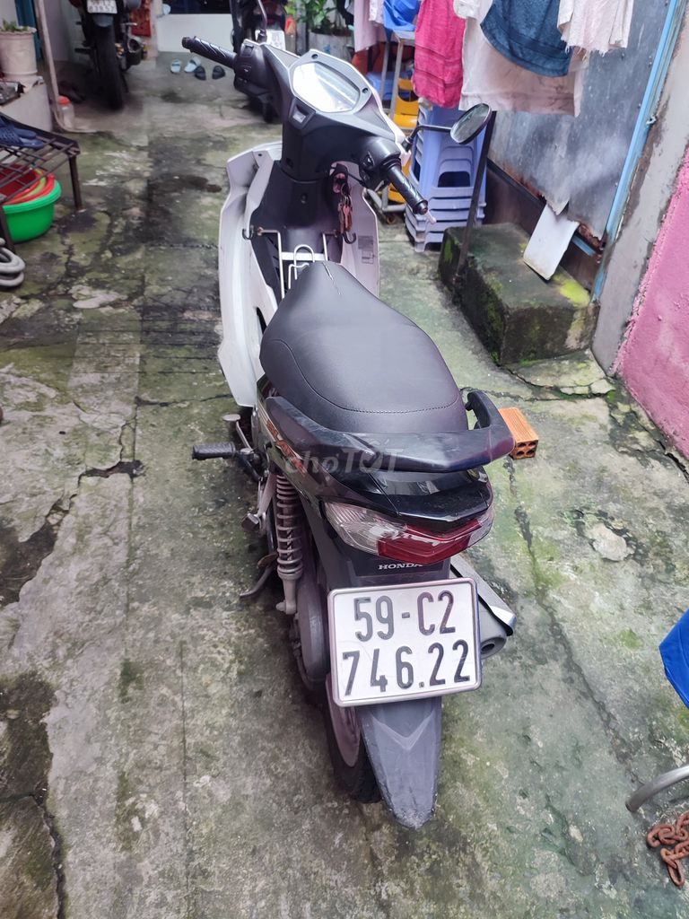 Cần ra đi e xe nhật máy ngon. Mua bán Xe máy tại Quận 8 Tp Hồ Chí Minh được đăng bởi Luan Pham hình 4