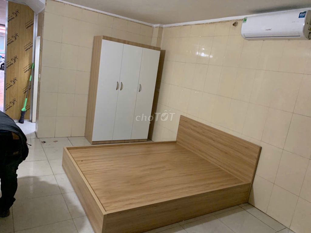 Giường ngủ 1m6x2m vân gỗ. Mua bán Giường, chăn ga gối nệm tại Quận Long Biên Hà Nội được đăng bởi Linh Tuệ hình 1