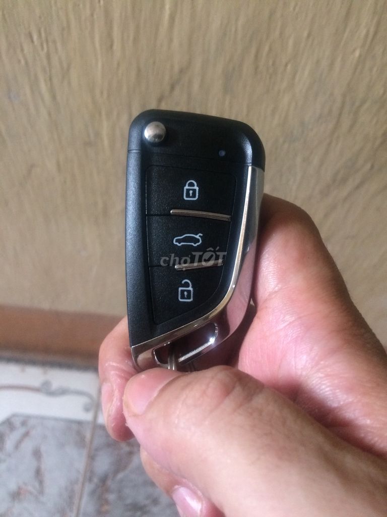 Chuyên độ gập chìa ô tô và làm thêm chìa